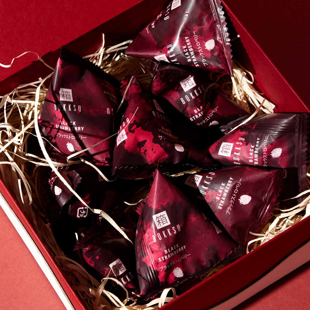 Black Strawberry Gift Box (12 Pieces)